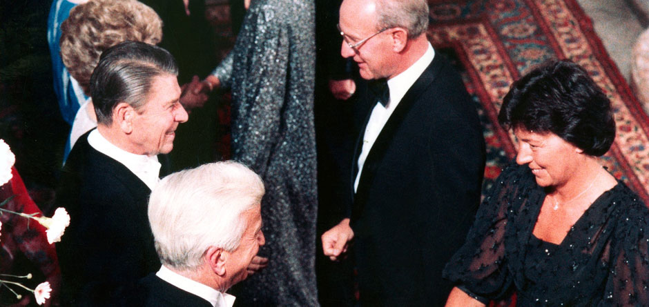 Heinz Nixdorf avec son épouse Renate lors d’une réception à l’occasion de la visite du président des États-Unis Ronald Reagan à Bonn, en 1981