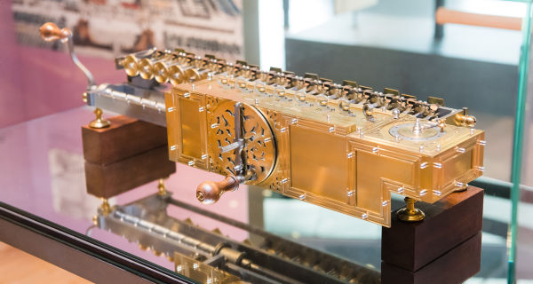 Replica of the Leibniz calculating machine manufactured by HNF