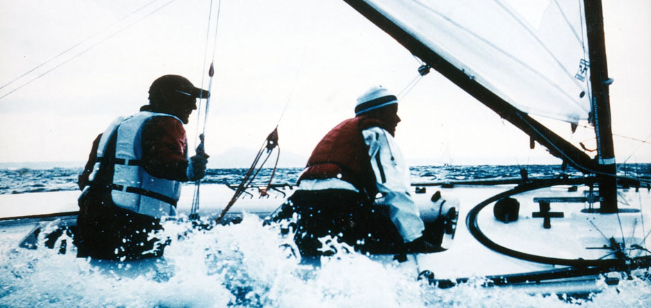 Heinz Nixdorf avec son équipier avant Josef Pieper à l’occasion d‘une régate de voiliers, vers 1984